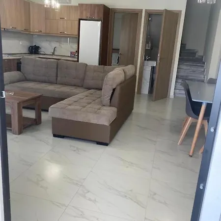Lina Case de vacanță